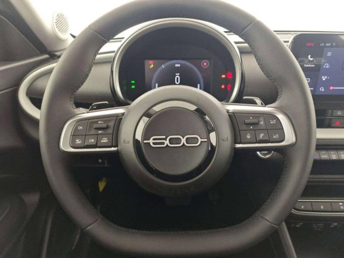 Fiat 600 1.2 hybrid 110cv auto (14)