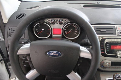 Ford Kuga 2.0 TDCi 136 CV 2WD Titanium DPF (9)