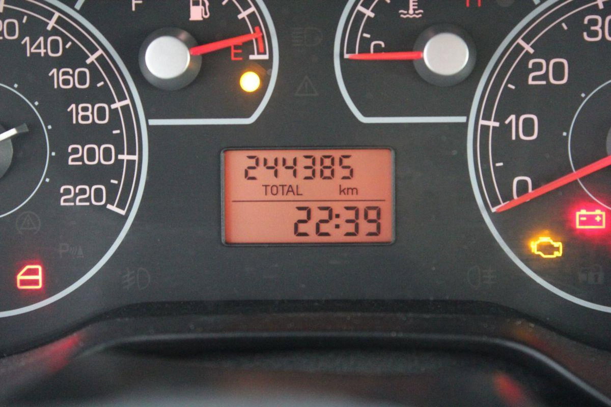 Fiat Grande Punto 1.3 MJT 75 CV 5 porte Dynamic (10)