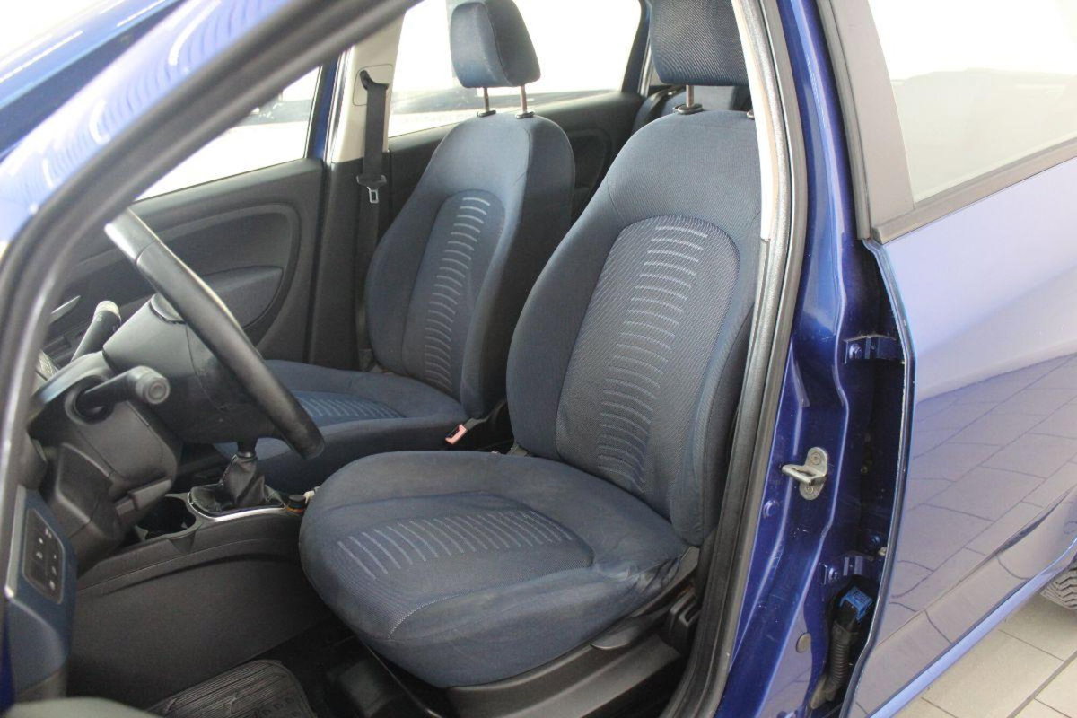Fiat Grande Punto 1.3 MJT 75 CV 5 porte Dynamic (11)