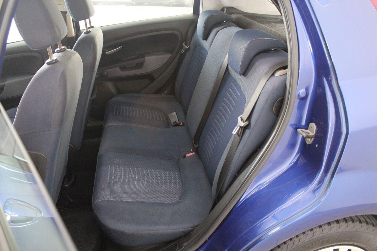 Fiat Grande Punto 1.3 MJT 75 CV 5 porte Dynamic (12)