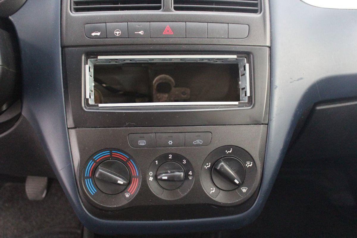 Fiat Grande Punto 1.3 MJT 75 CV 5 porte Dynamic (13)