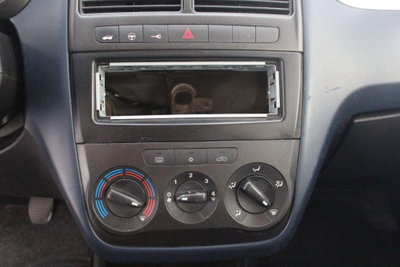 Fiat Grande Punto 1.3 MJT 75 CV 5 porte Dynamic (13)