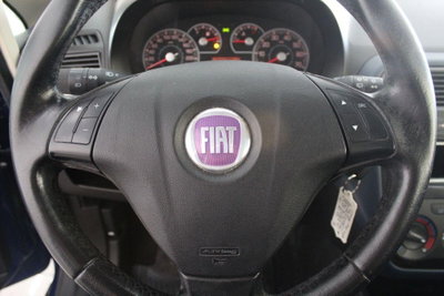 Fiat Grande Punto 1.3 MJT 75 CV 5 porte Dynamic (9)