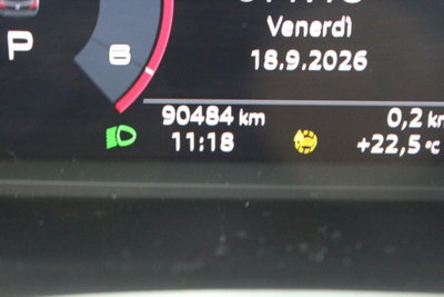 Audi Q3 35 TDI quattro S tronic Business (10)