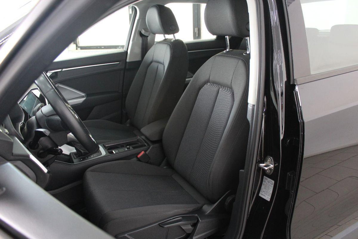 Audi Q3 35 TDI quattro S tronic Business (11)