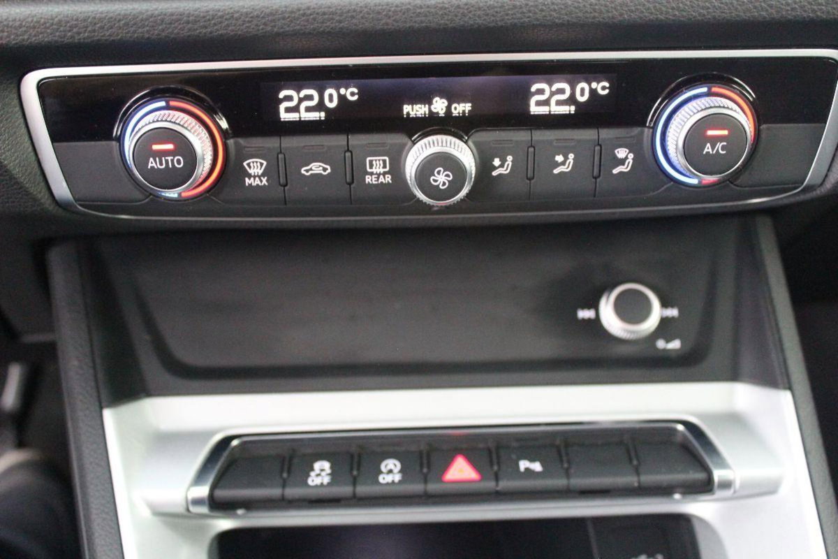 Audi Q3 35 TDI quattro S tronic Business (14)