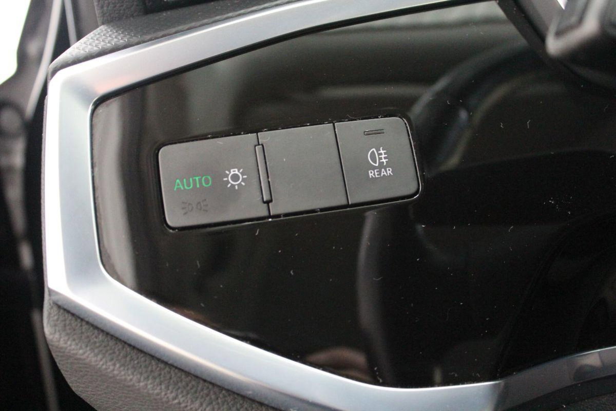 Audi Q3 35 TDI quattro S tronic Business (16)
