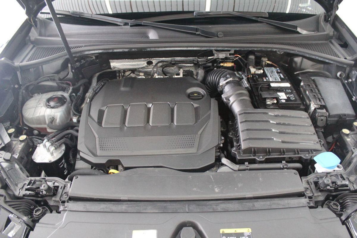 Audi Q3 35 TDI quattro S tronic Business (20)