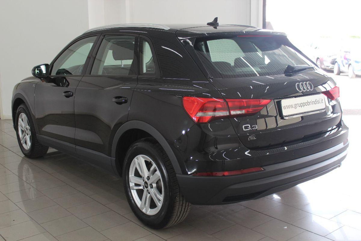 Audi Q3 35 TDI quattro S tronic Business (6)