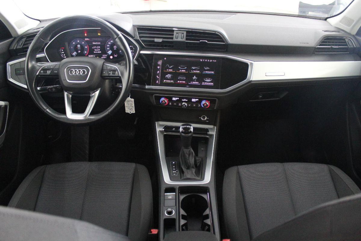 Audi Q3 35 TDI quattro S tronic Business (7)