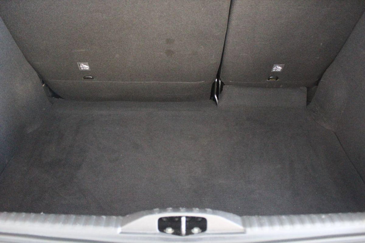 Citroen C3 PureTech 110 S&S EAT6 Shine (17)