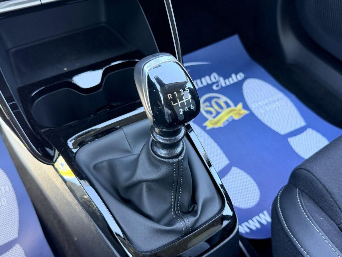 Citroen C3 1.2 puretech turbo Max 100cv s&s (18)