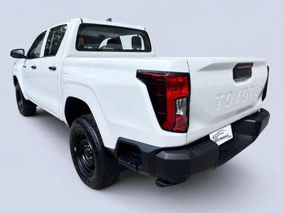 Toyota Hilux 2.8 d-4d 48V double cab Hilux auto (4)