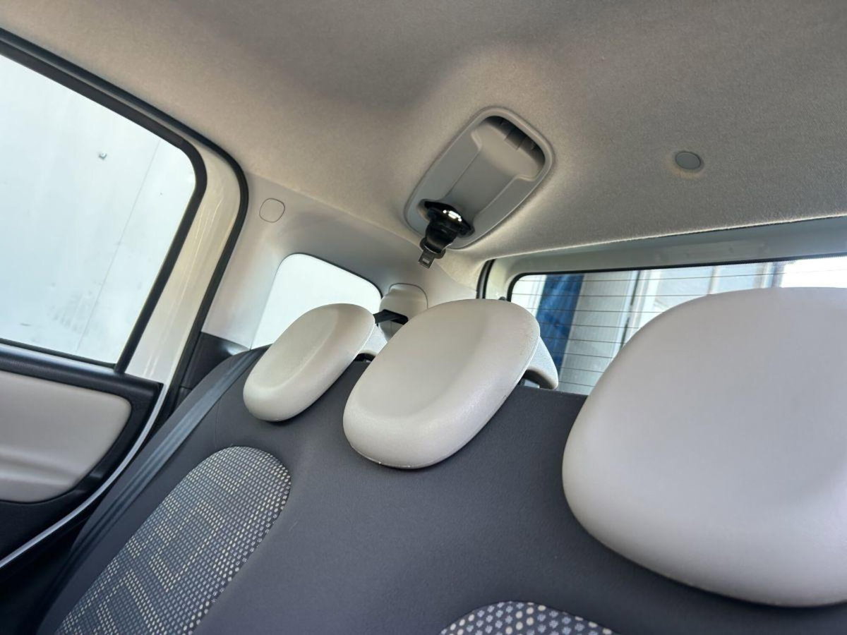 Fiat Panda 1.3 MJT 95 CV S&S 4x4 (14)