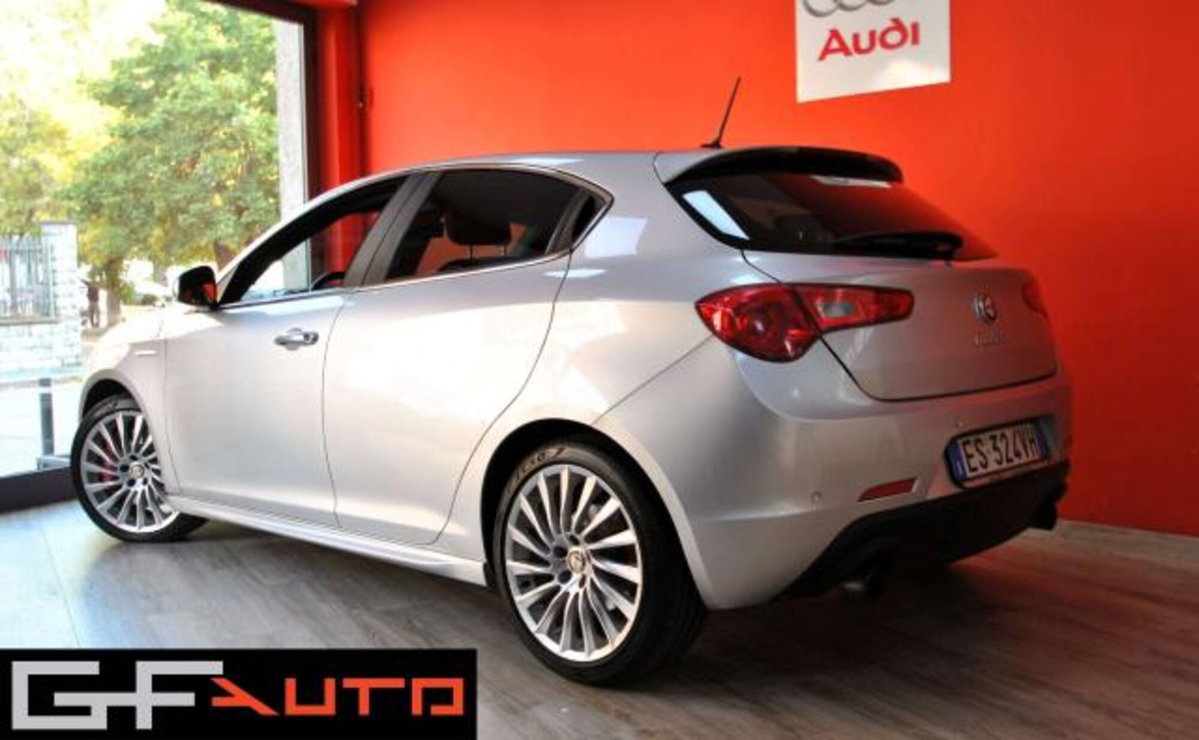 Alfa Romeo Giulietta 1750 tbi Quadrifoglio Verde 235cv (4)