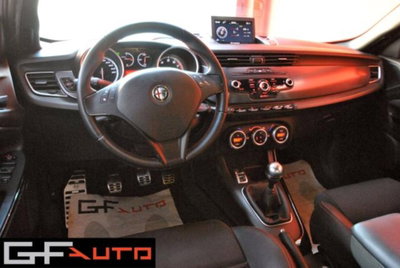 Alfa Romeo Giulietta 1750 tbi Quadrifoglio Verde 235cv (8)