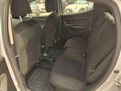 Lancia Ypsilon 0.9 TwinAir 85 CV 5 porte Metano Ecochic Gold (11)