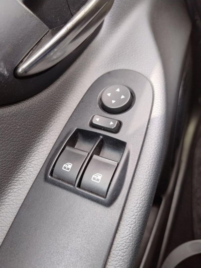 Lancia Ypsilon 0.9 TwinAir 85 CV 5 porte Metano Ecochic Gold (19)