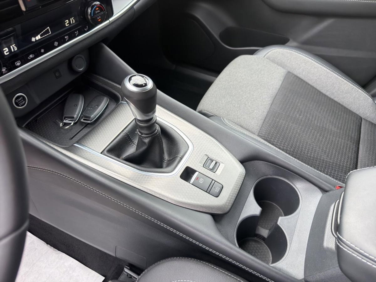 Nissan Qashqai 1.3 mhev N-Connecta 2wd 140cv (16)