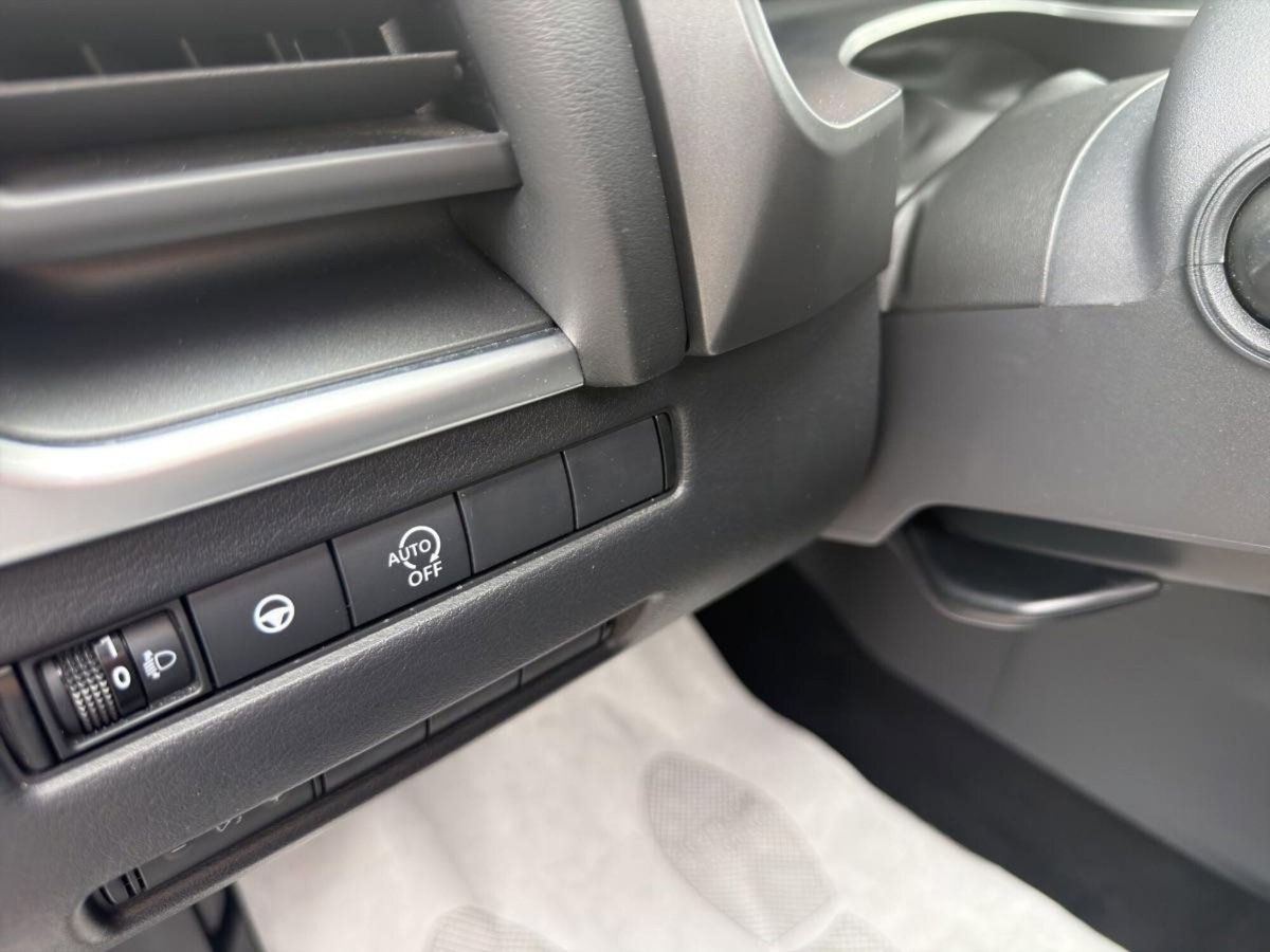 Nissan Qashqai 1.3 mhev N-Connecta 2wd 140cv (17)