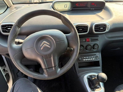 Citroen C3 Picasso 1.6 HDi 110 Seduction (10)