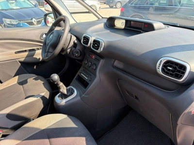 Citroen C3 Picasso 1.6 HDi 110 Seduction (8)