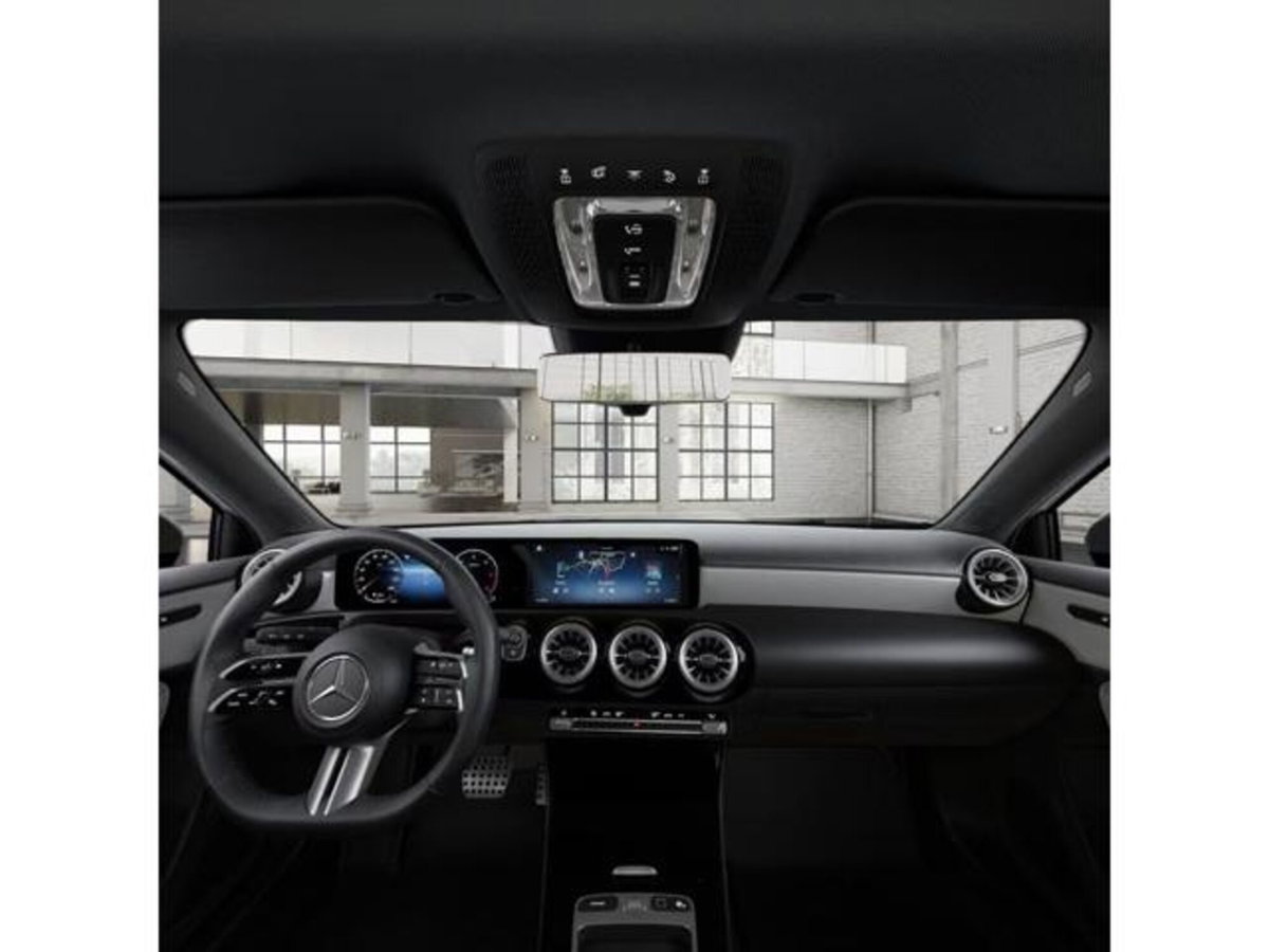 Mercedes-Benz Classe A Sedan 180 d AMG Line Premium Plus auto (12)