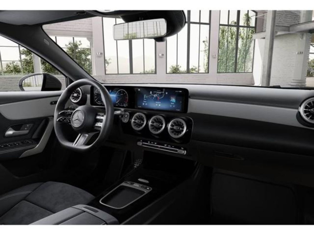 Mercedes-Benz Classe A Sedan 180 d AMG Line Premium Plus auto (8)