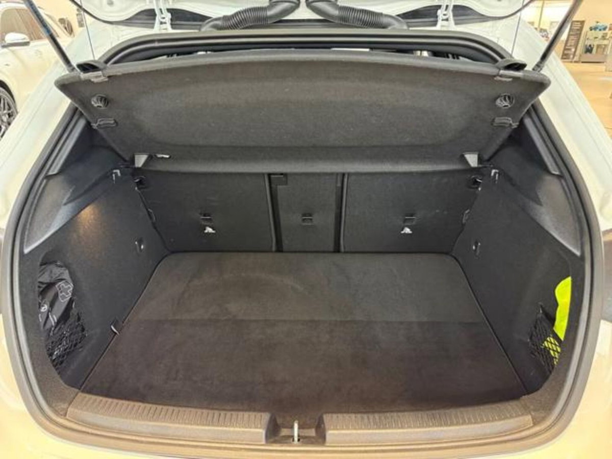 Mercedes-Benz Classe A Sedan 200 Automatic 4p. Premium (10)