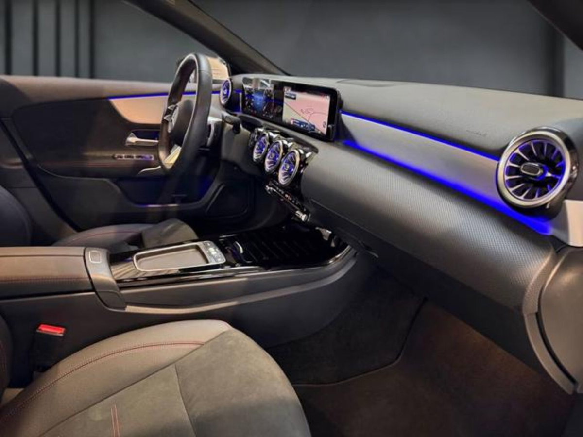 Mercedes-Benz Classe A Sedan 200 Automatic 4p. Premium (17)