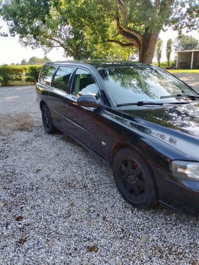 Volvo V70 2.4 D5 20V cat (2)
