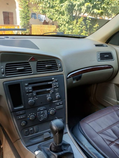 Volvo V70 2.4 D5 20V cat (7)