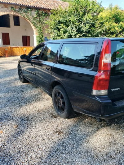 Volvo V70 2.4 D5 20V cat (9)