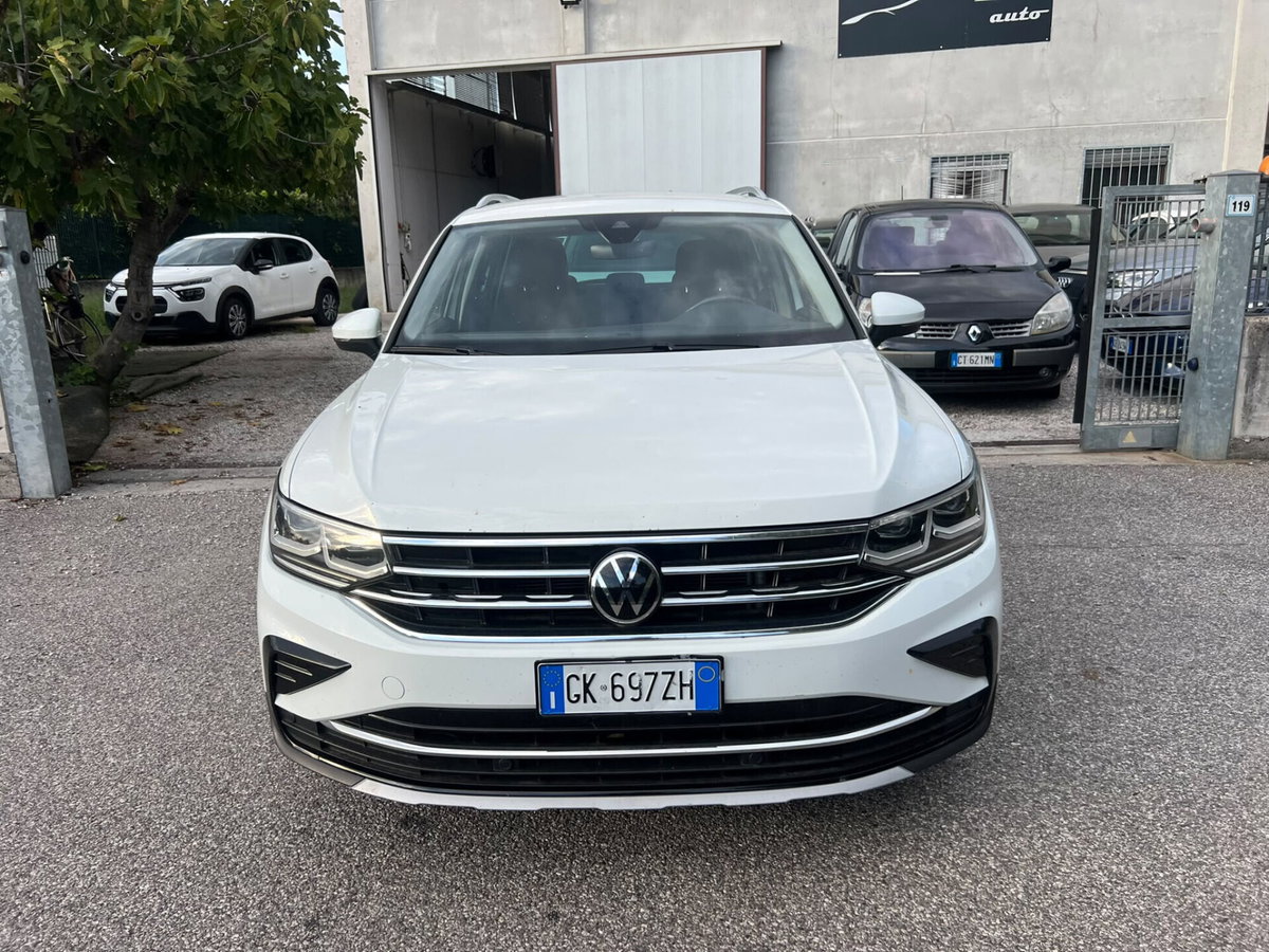 Volkswagen Tiguan 2.0 TDI 150 CV SCR DSG 4MOTION Elegance (2)