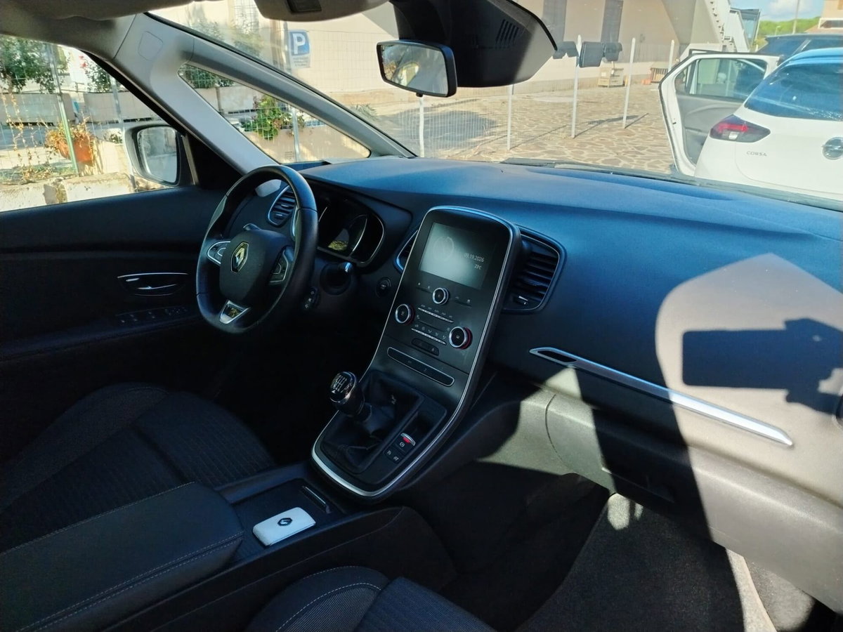 Renault Scenic E-Tech Electric XMod dCi 110 CV Start&Stop Energy Limited (3)