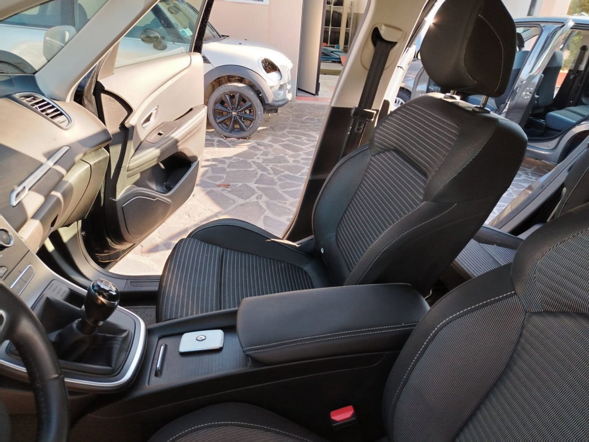 Renault Scenic E-Tech Electric XMod dCi 110 CV Start&Stop Energy Limited (5)