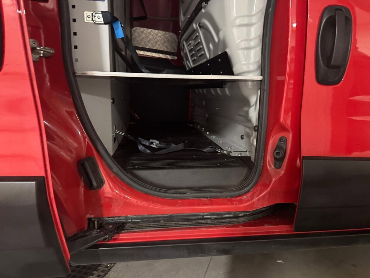 Fiat Fiorino Furgone cargo 1.3 mjt 95cv Adventure (9)