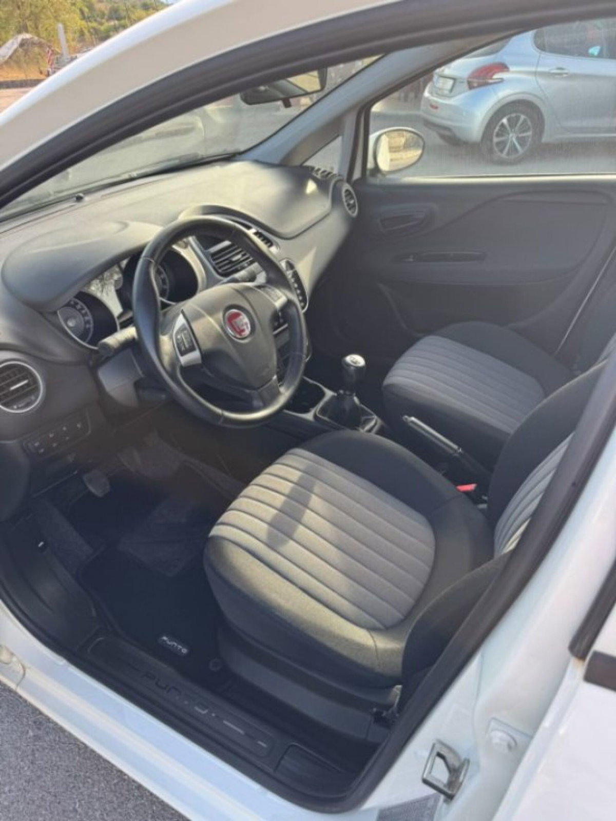 Fiat Punto 1.3 MJT II S&S 95 CV 5 porte Street (11)