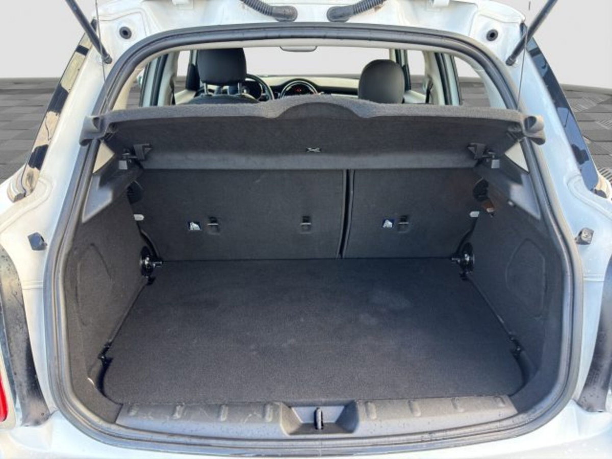 MINI Mini 1.5 Cooper Classic 5 porte (14)