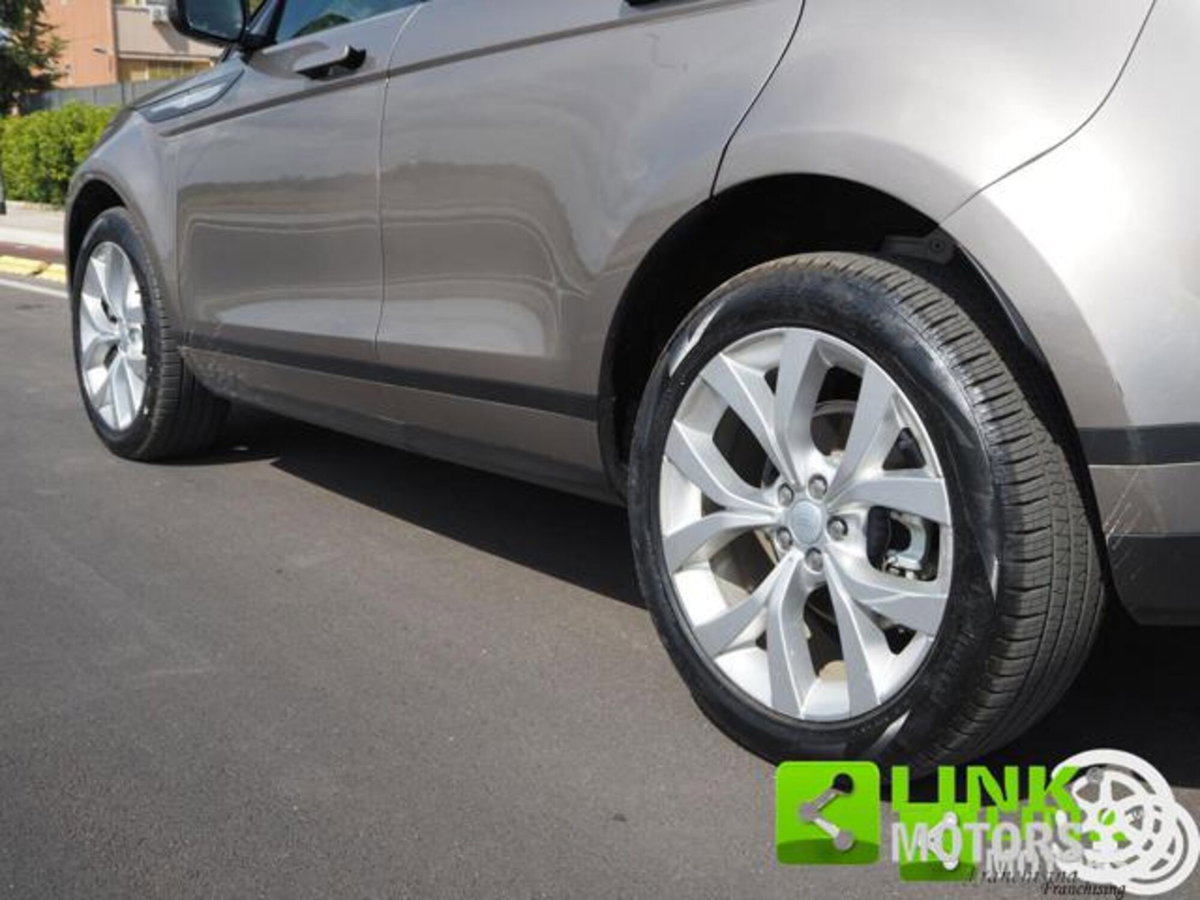 Land Rover Range Rover Evoque 2.0D I4 163CV AWD Auto R-Dynamic SE (9)