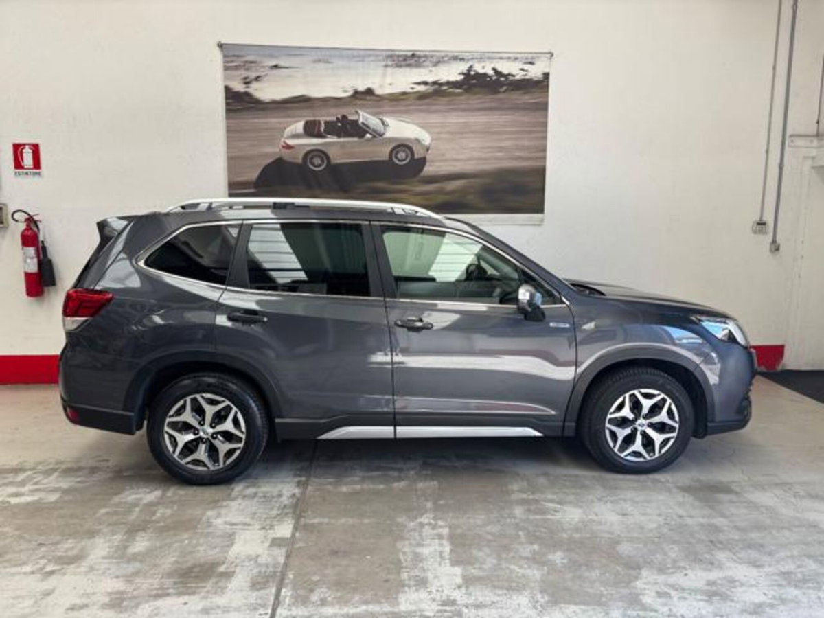 Subaru Forester 2.0 e-Boxer MHEV CVT Lineartronic Style (2)