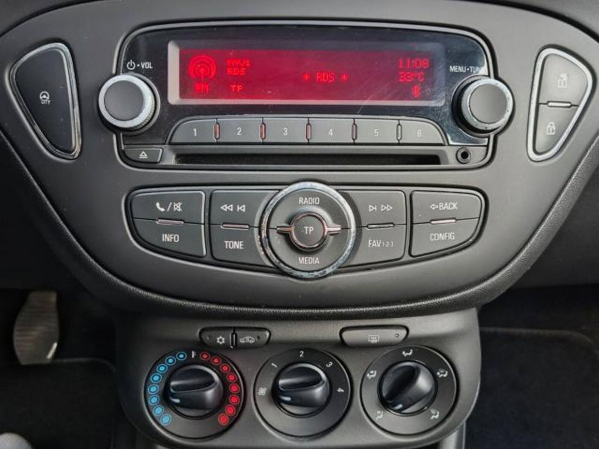 Opel Corsa 1.2 5 porte n-Joy (11)