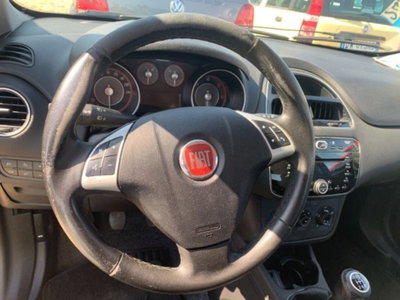 Fiat Punto 1.3 MJT II 75 CV 5 porte Lounge (14)