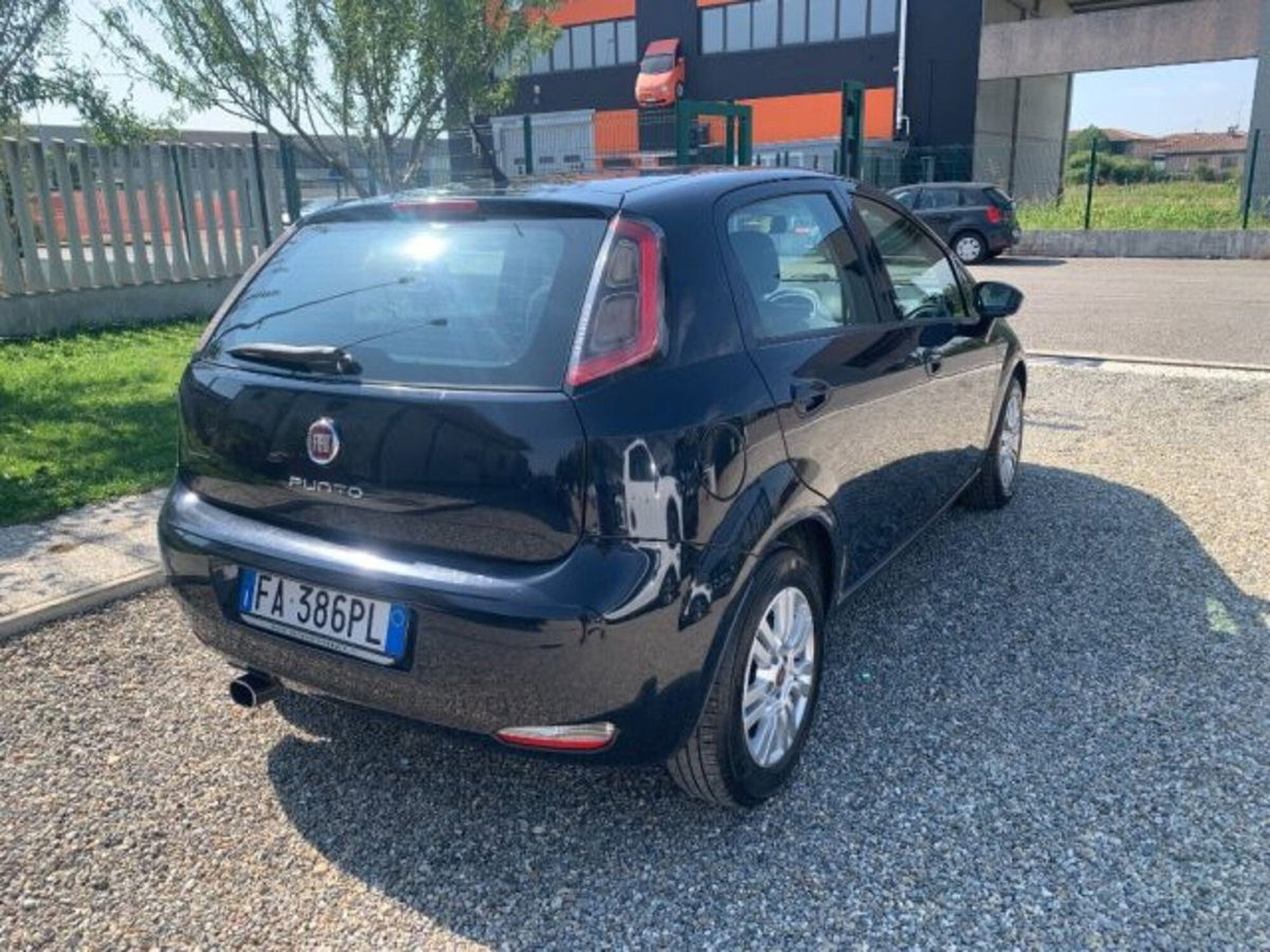 Fiat Punto 1.3 MJT II 75 CV 5 porte Lounge (5)