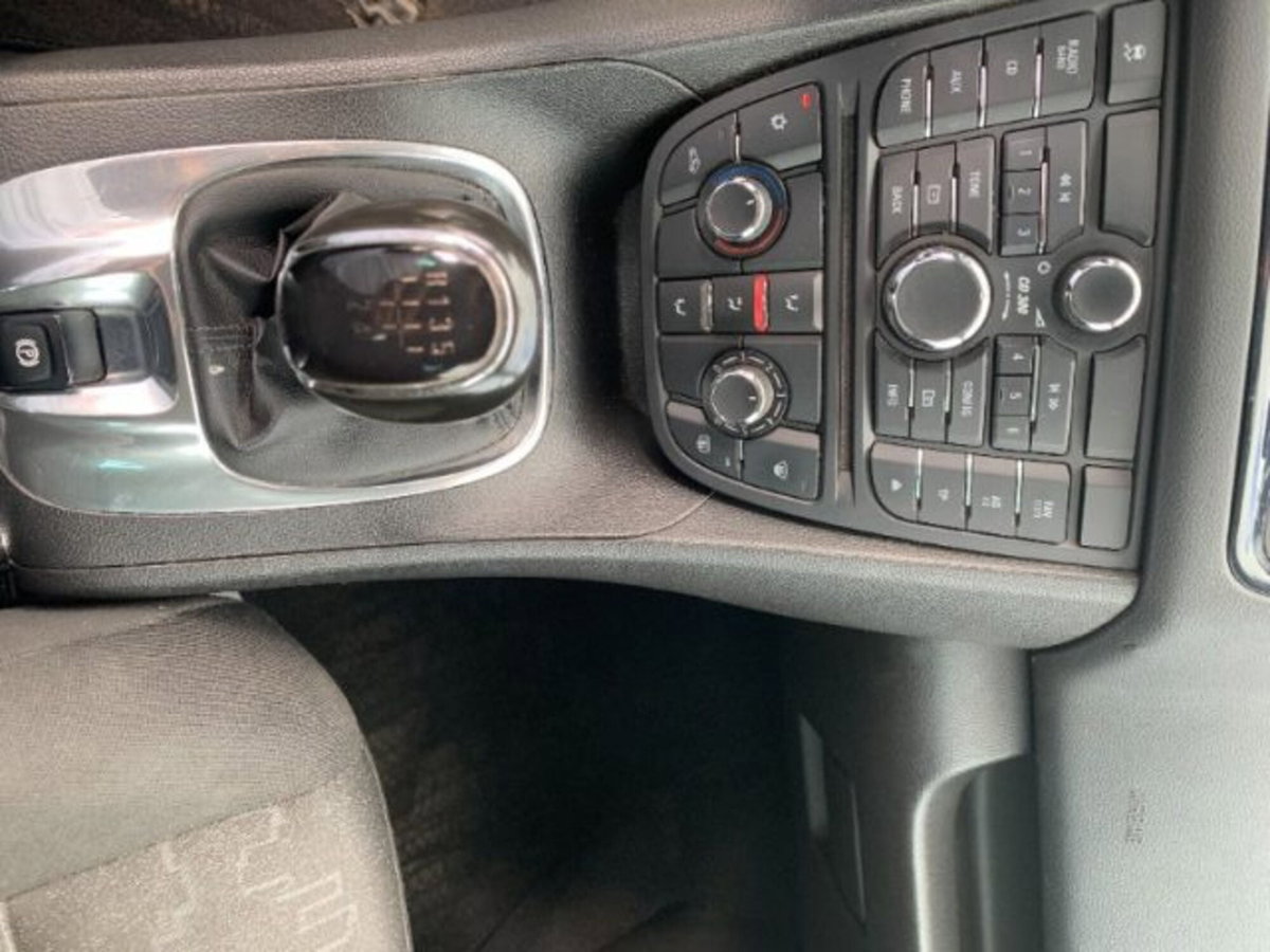 Opel Meriva 1.3 CDTI 95CV ecoFLEStart&Stop Cosmo (16)