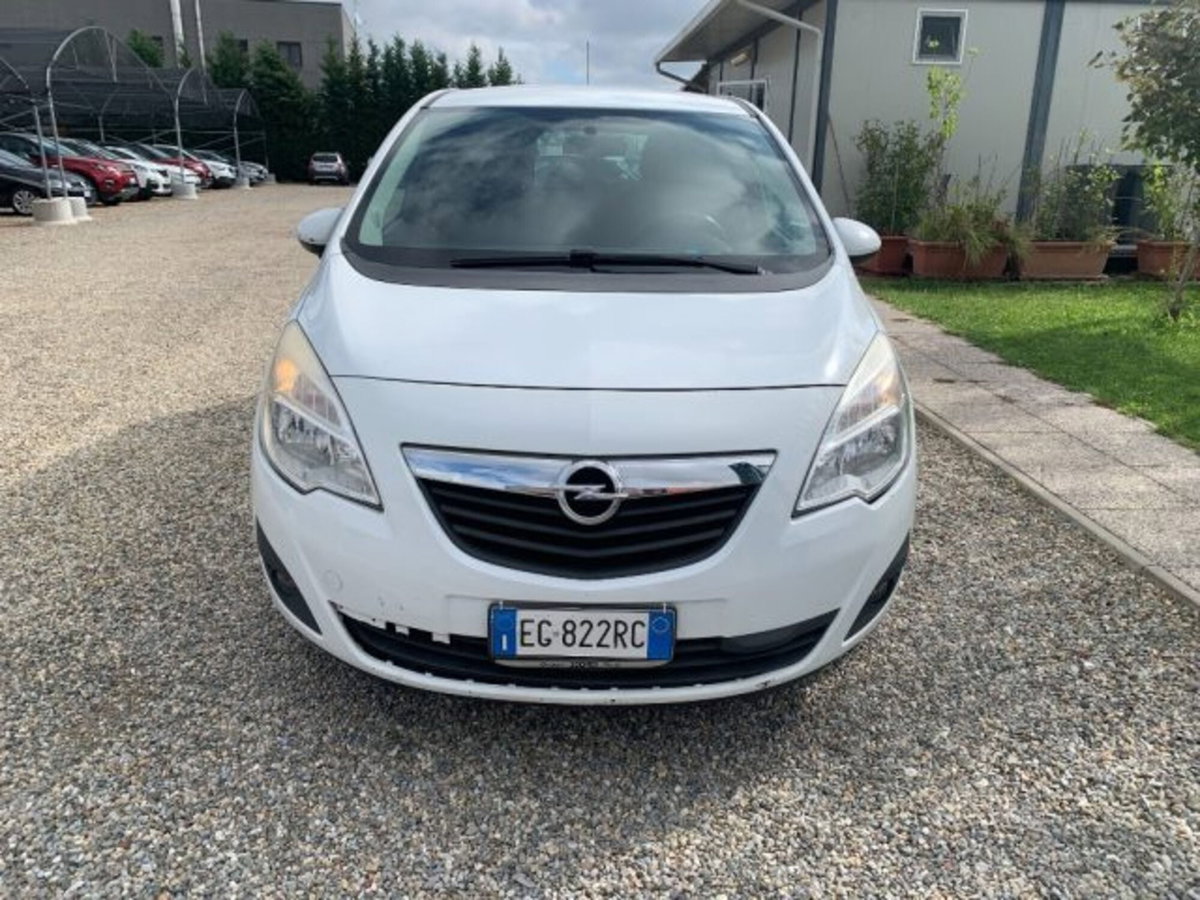 Opel Meriva 1.3 CDTI 95CV ecoFLEStart&Stop Cosmo (2)
