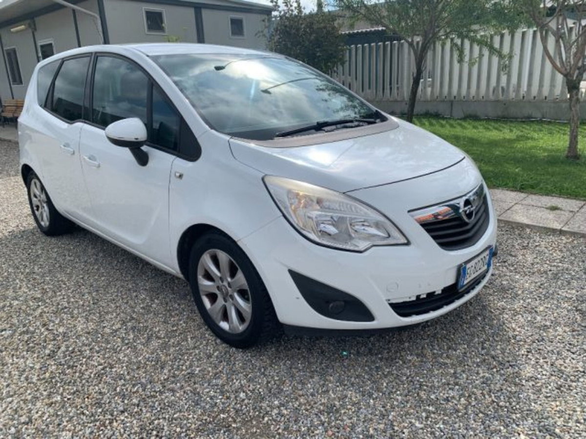 Opel Meriva 1.3 CDTI 95CV ecoFLEStart&Stop Cosmo (3)