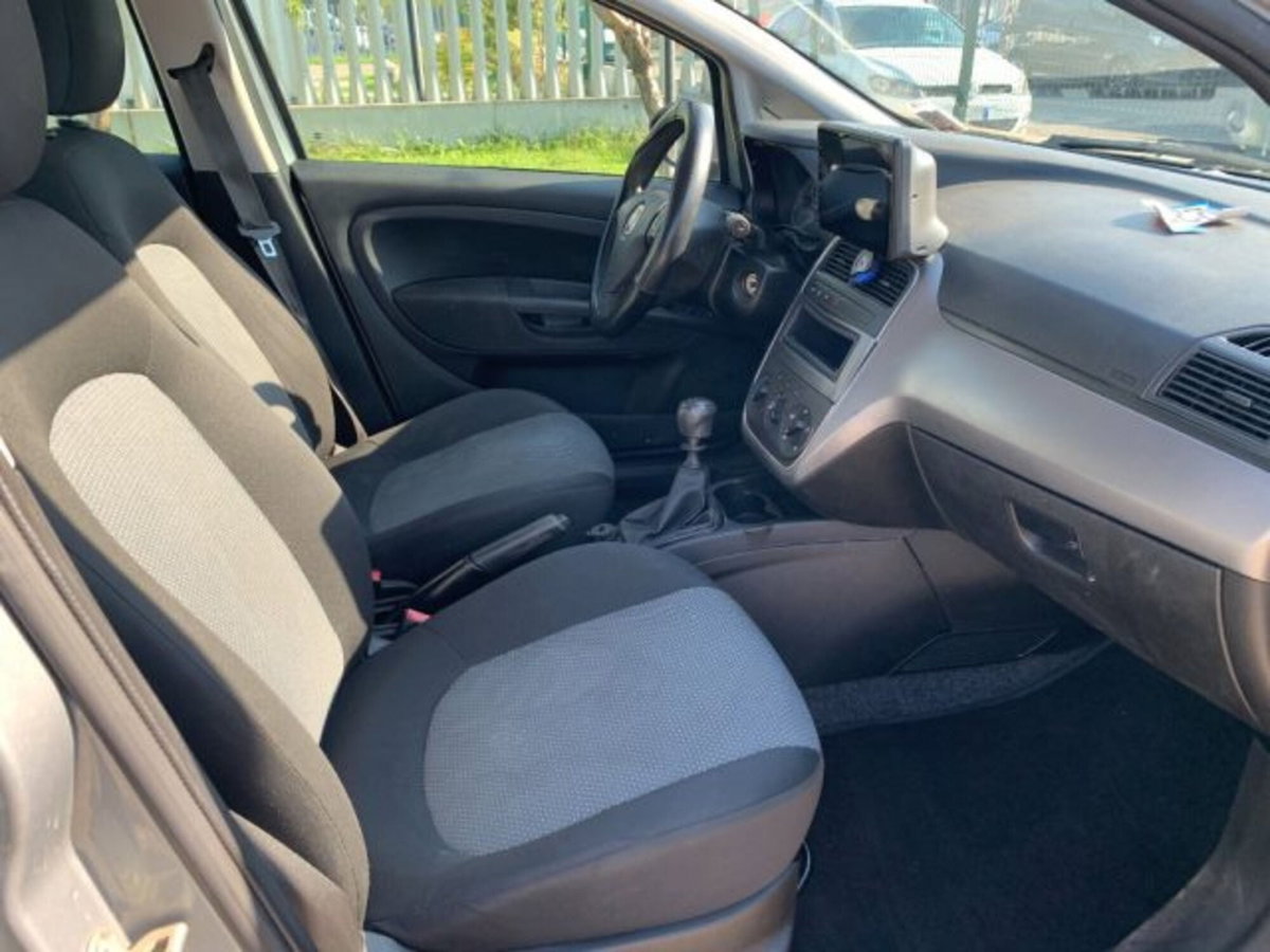 Fiat Punto 1.2 8V 5 porte Lounge (12)