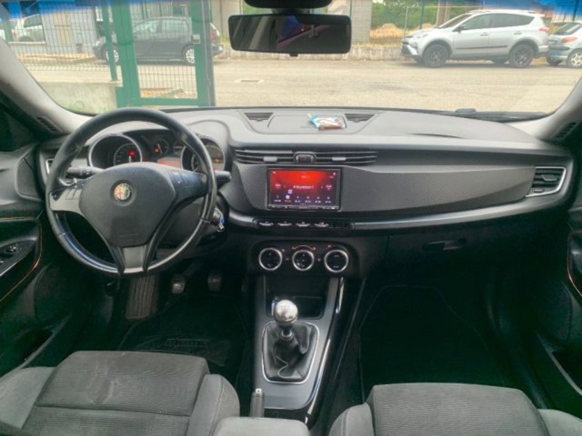 Alfa Romeo Giulietta 1.6 JTDm-2 Exclusive (11)